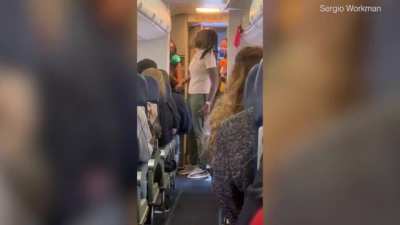 Screaming woman thrown off Southwest Flight. Yes, it's over a mask.