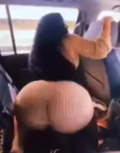 Ari Big Bounce In Slow Mo And Longer 😩