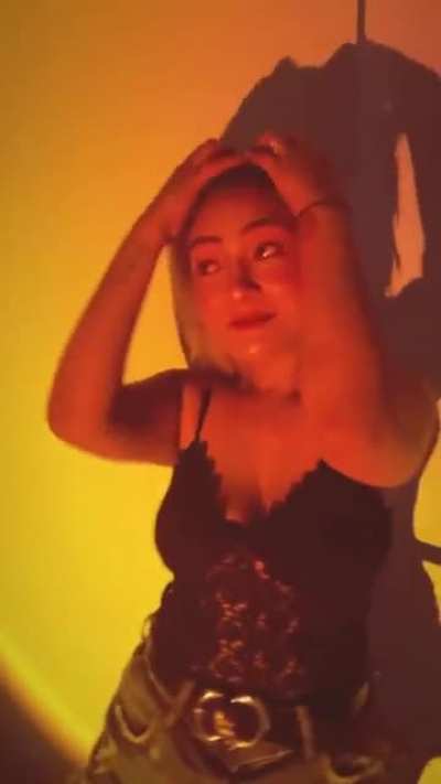 I've been fapping to Aashika Bhatia since Parvarrish in my childhood, Prem Ratan Dhan Payo's football match in my teens and now here she's showing of her massive assets. I wanna suck them so bad.
