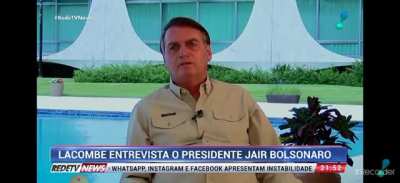Bolsonaro diz que em 2022 pretende participar de debates, mas pede que as emissoras responsáveis pelos eventos tomem cuidado para que não entrem em questões da família e de amigos dele.