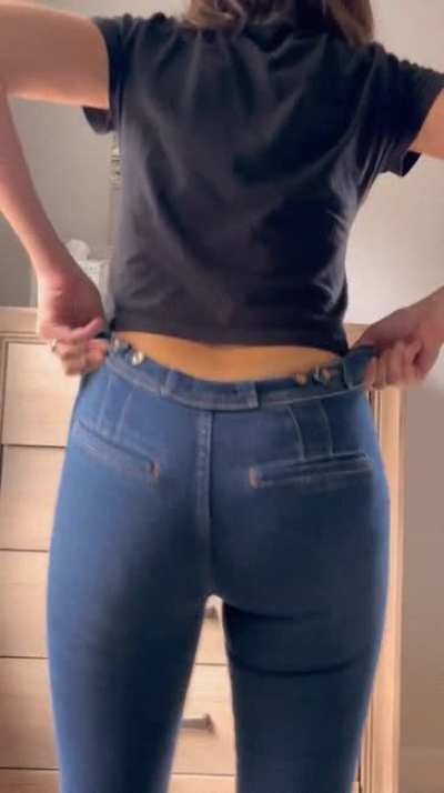 I&rsquo;ve been building my booty..now this is a problem (f)