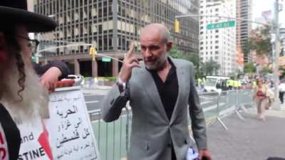 Jewish Leader "Rabbi Dovid Feldman" was attacked by the Zionists in New York for standing up against the demolition of Palestinian homes and the violence of Israeli settlers.