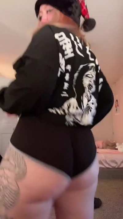 That ass is fat just how I like it 😍 her tik tok is in the comments