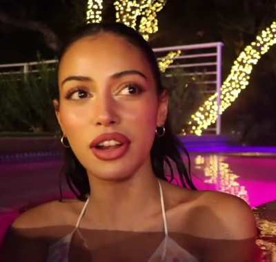 Cindy in David&rsquo;s new vlog