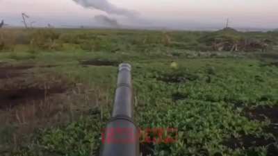 Russian armoured column assaults UA positions. Chasov Yar. 