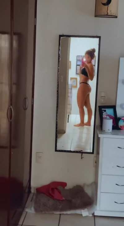 Just a horny college girl who wants to show you a naughty side :)