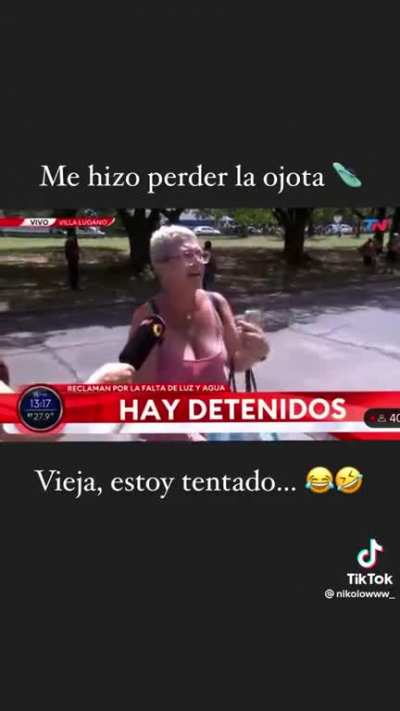 no somo negro nosotro.. y ahora encima sin luz, apaleada y sin ojota!