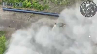 A Ukrainian T-64 tank drives over a mine and throws a track, after that the crew flees the scene