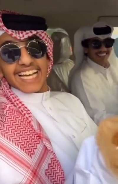 He came prepared for suhoor and style