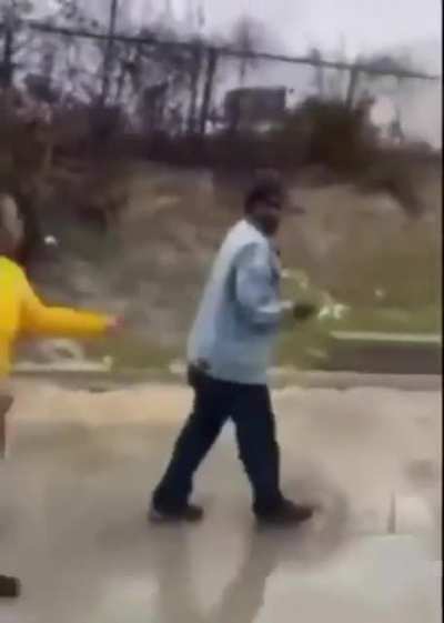 they messed with the wrong crack head 🤣💀 #Fights #fightvideos