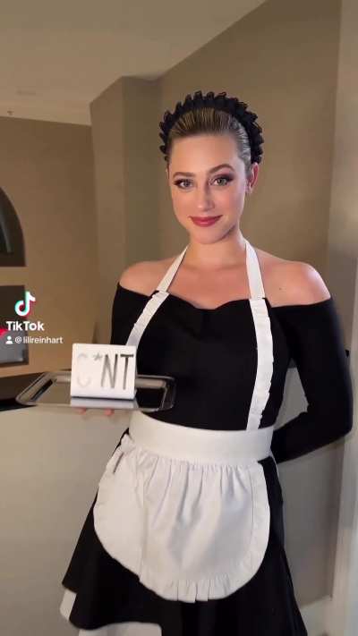 Lili Reinhart 