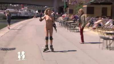 Wendy Night skating nude in public in Nacktes &Ouml;sterreich S1e1