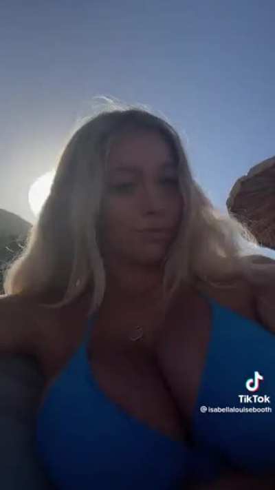 Isabellalouisebooth