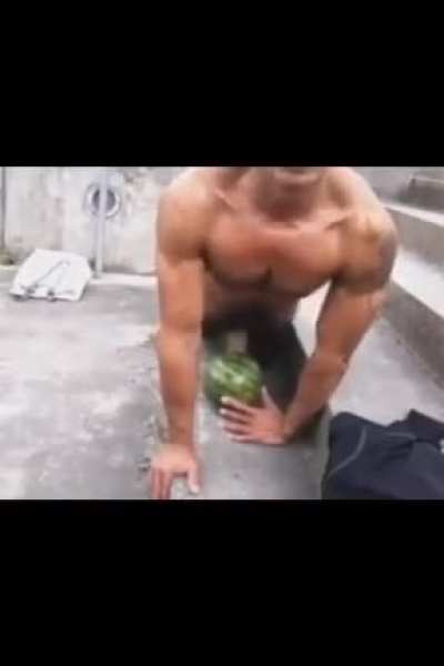 This is how Pool Party Gangplank fills watermelons with gunpowder