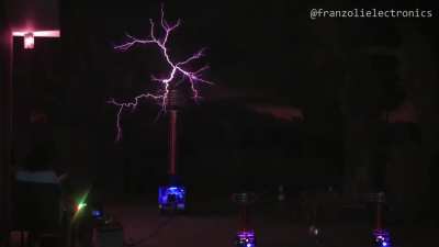 7 Nation Army on Tesla Coils - By Franzoli Electronics