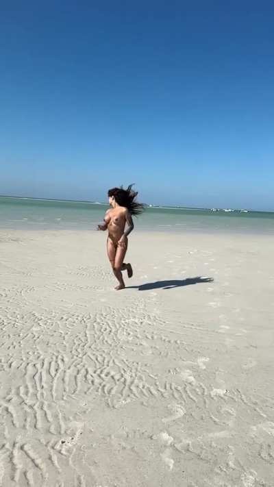Eva Maxim