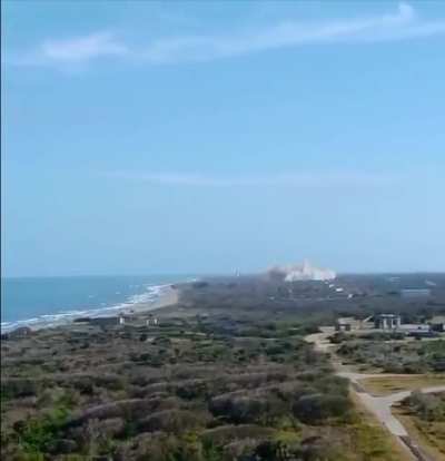 Observando os foguetes Falcon Heavy voltando!