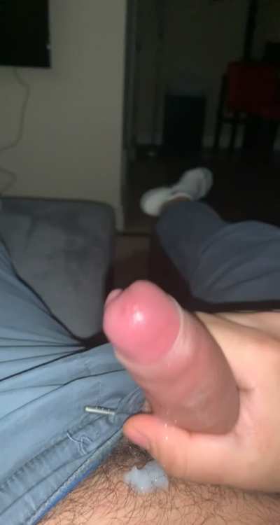 [m19] waistline of my joggers was pushing on the back of my shaft and made me dribble my shot all over my pubes