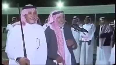 الأغنية راكبة مع العرضة