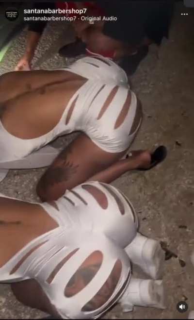 ass arching