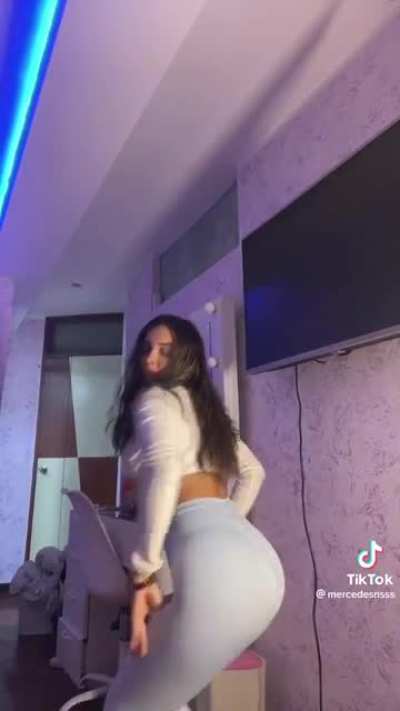 She&rsquo;s perfect 🥵🍑