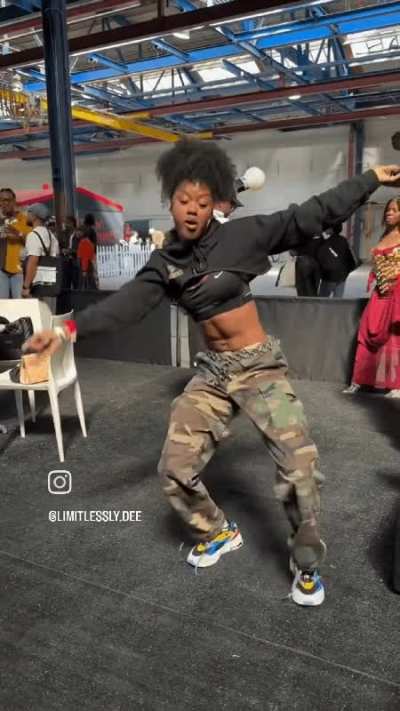 Abs poppin crazy