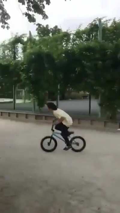 This guys bike trick