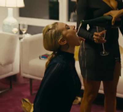 Lili Reinhart