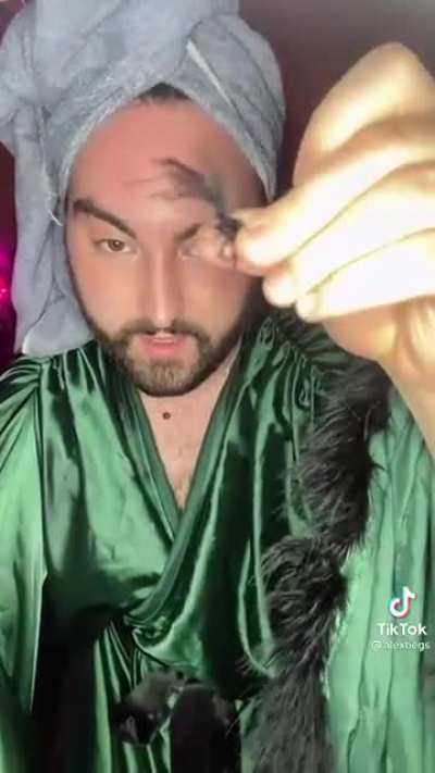 I&rsquo;ve watched this more than 30 times. It&rsquo;s funnier than the streamer that got scared by his own hair
