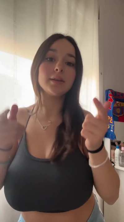 “Lee’s gone for the weekend, wanna do something?” I’m Lee your best friend and I recently started dating your crush Amy, at college Amy asked me to posses her to do her college work so while I’m in Amy’s body I decided I wanted to spend time with you as I