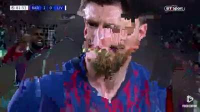 I know we're Ronaldo fans but this Messi freekick was special