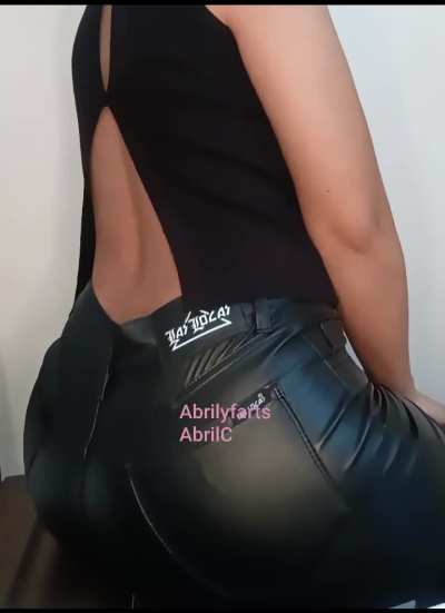 a good fart so that the smell of my fart remains impregnated in my rubber pants<wbr>!🥵💨🙈