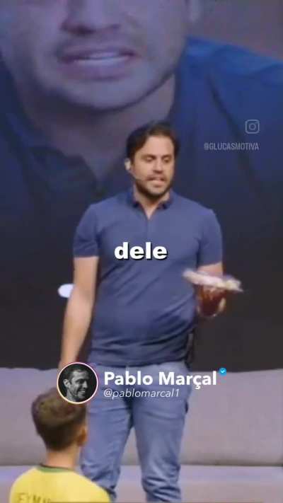 Quando Naldo Mar&ccedil;al toca o berrante chamando o gado