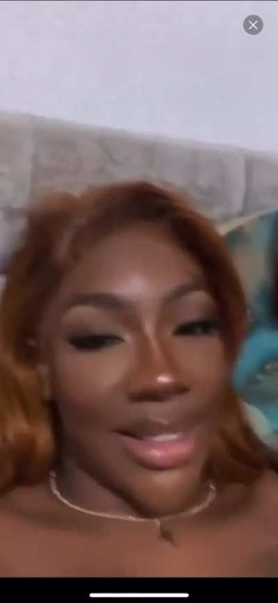 Am I tripping or is this an actual nipslip from her live?