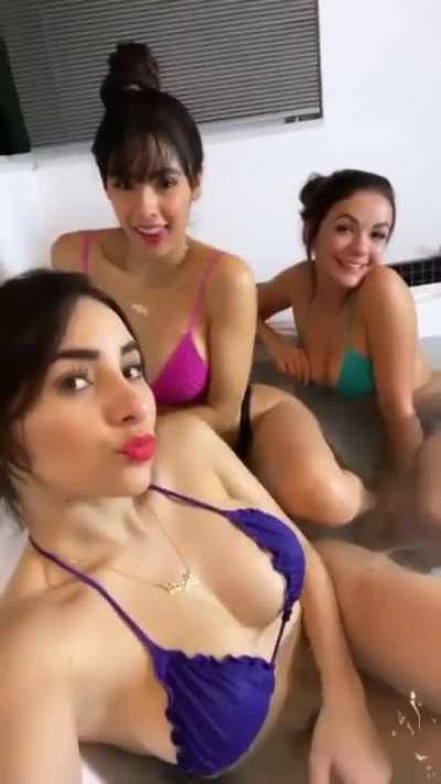 Juliana, M&aacute;rcia e Manu Bonde