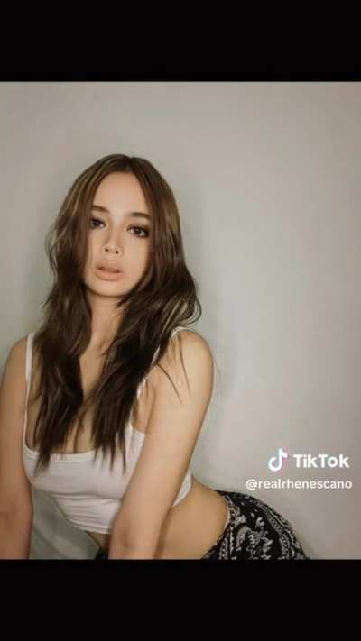 Rhen Escano