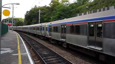 Siemens Series 3000 "singing" while leaving the station in Sao Paulo, Brazil