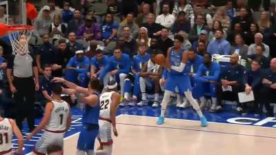 [Highlight] Doncic with his classic no-look pass out to Wood for 3