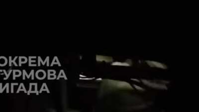 Ukrainian soldiers face a day in hell receiving drones, artillery and rotation problems upon entering the IFV.