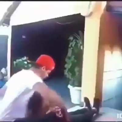 Pega água logo