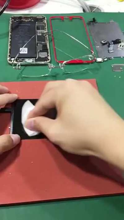 Someone made a "Invisible Phone Screen" that only you can see