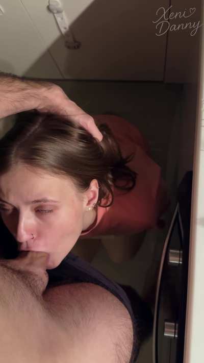 I didn't let him to do the coffee until I feel hot cum in my mouth