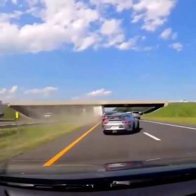 Always check your mirrors 👀 what a reaction 👌