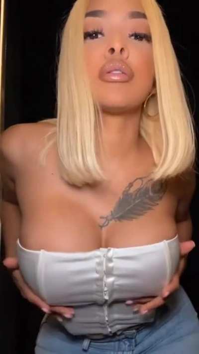 Blondie Eva