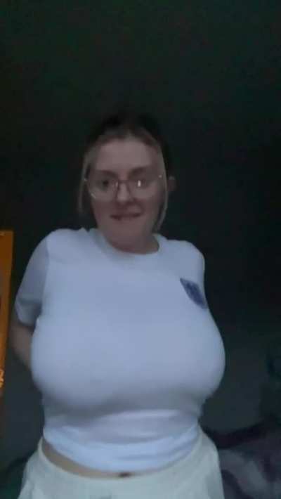 What&rsquo;s better than tits and the footy coming home 🏴󠁧󠁢󠁥󠁮󠁧󠁿⚽️😋