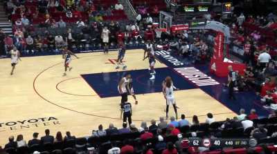 [Highlight] Kyle Guy heats up and hits another three for 15 points in the 1st half