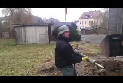 &ldquo;Don&rsquo;t worry comrades, there is only one guy defending Berlin&rdquo;