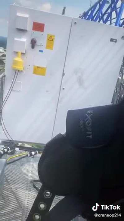 A look at a crane operator&rsquo;s end of day routine