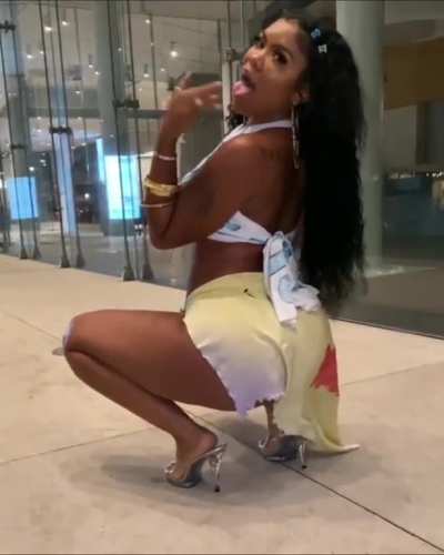 00 👙 00