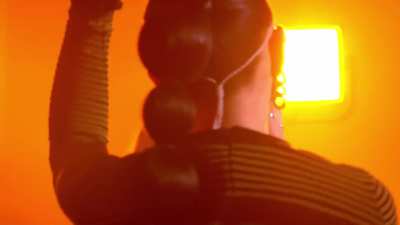 Griff & Sigrid - Head on Fire (The One Show, UK, 04-03-2022)